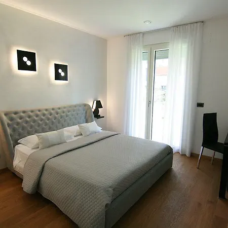 Bed & Breakfast Experience Design Bed&show 4*